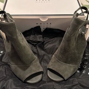 WHBM green suede shooties EUC